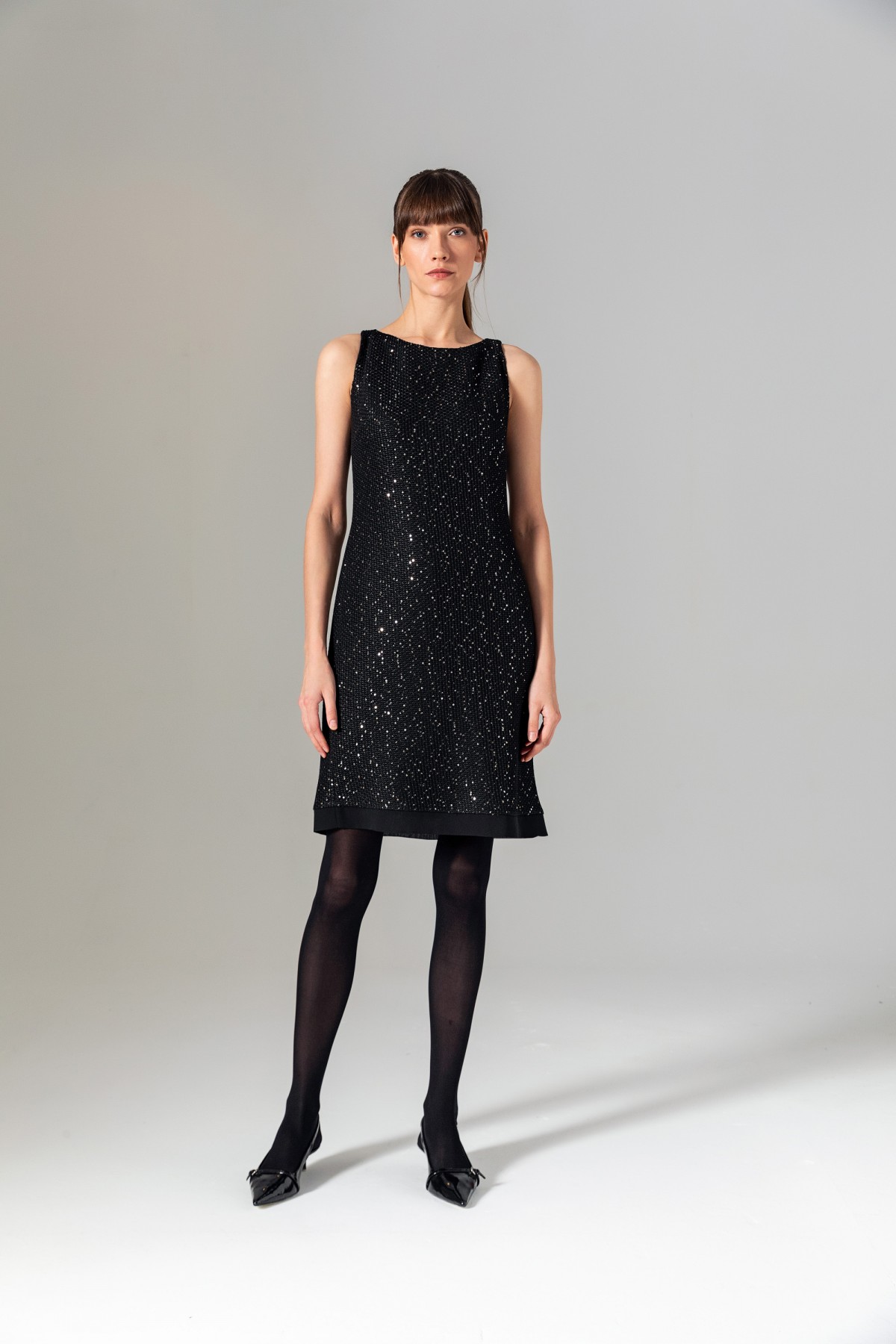 Pullu Kolsuz Elbise Siyah