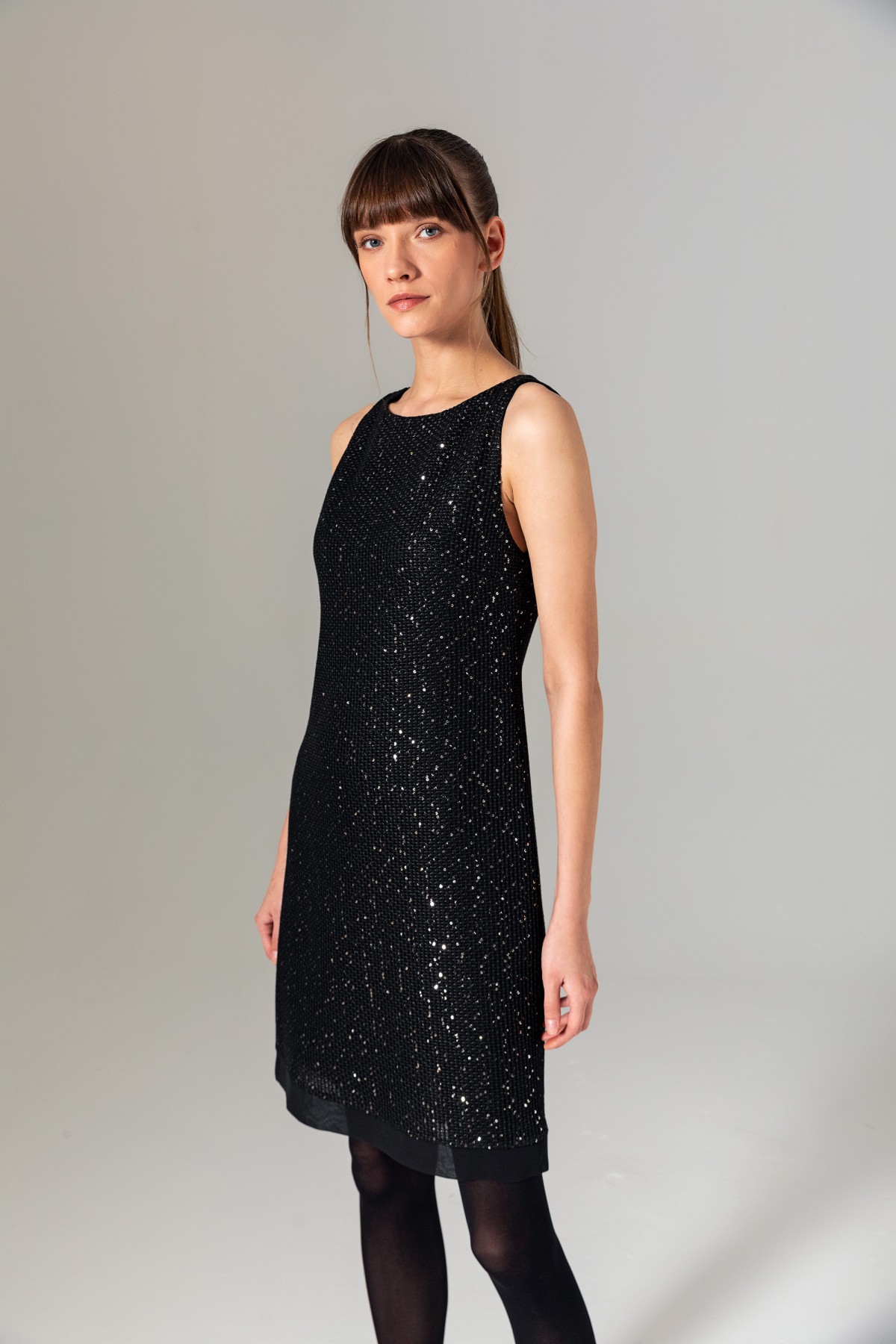 Pullu Kolsuz Elbise Siyah