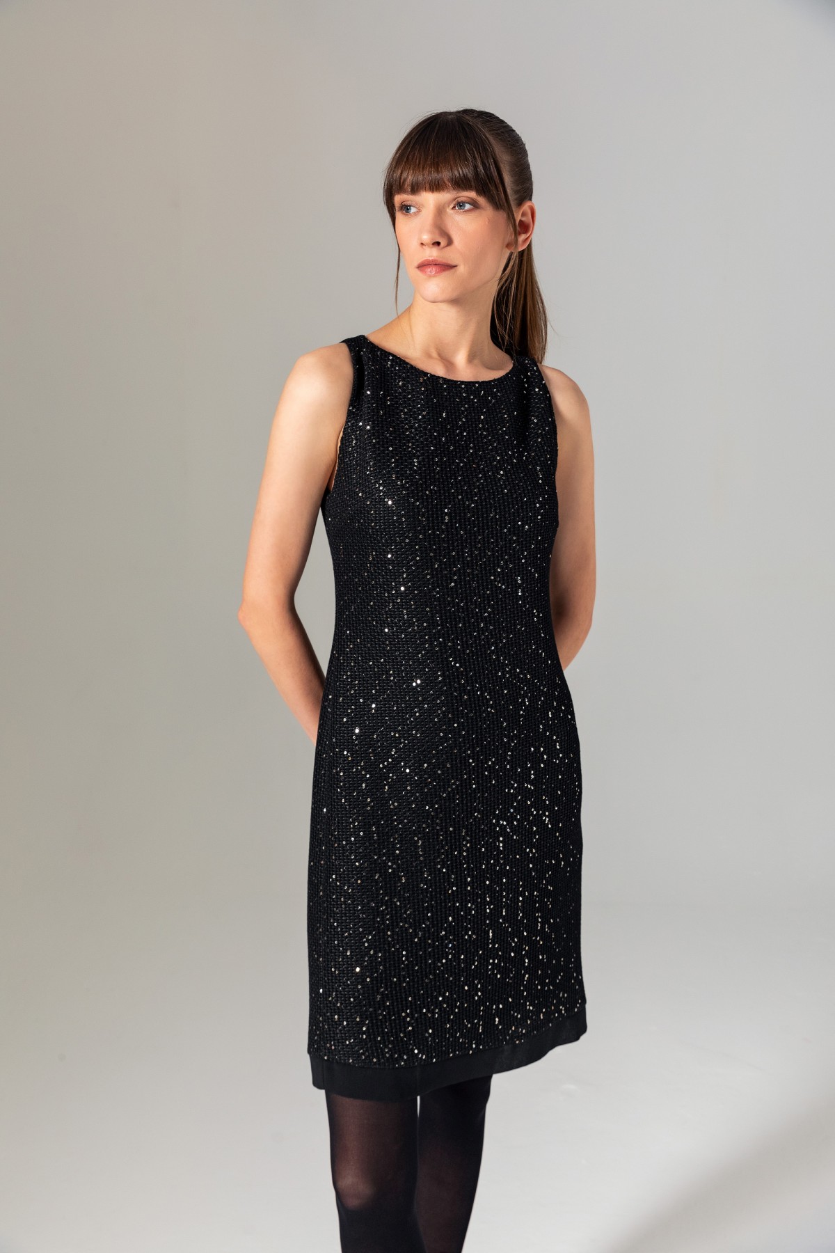 Pullu Kolsuz Elbise Siyah