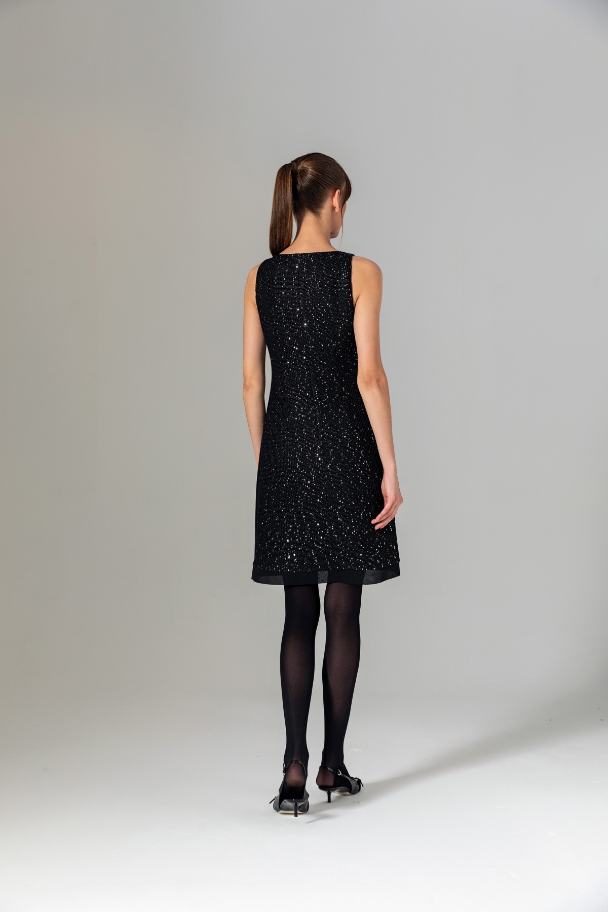 Pullu Kolsuz Elbise Siyah