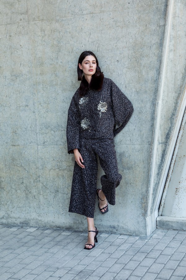 Yakası Kürklü Dokulu Mont Kahve Yakası Kürklü Dokulu Mont Kahve