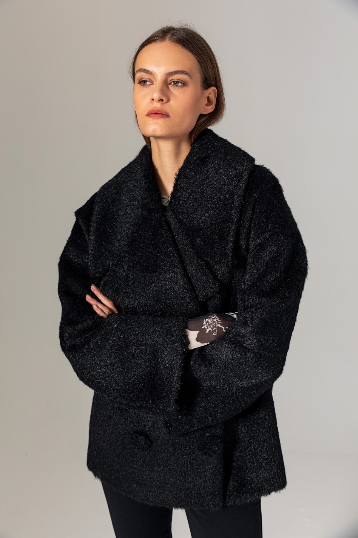 Geniş Yaka Kruvaze Kaban Siyah