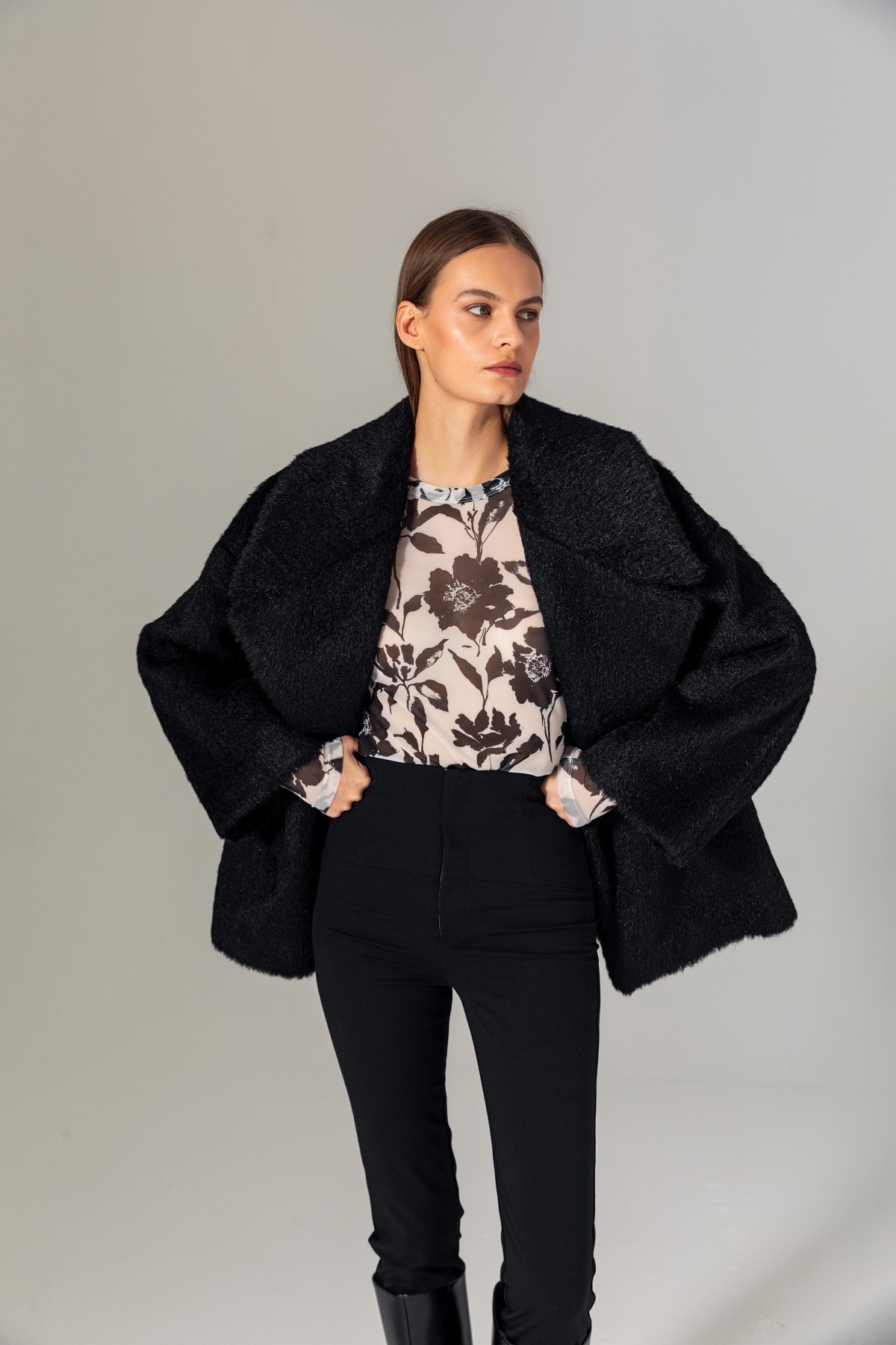 Geniş Yaka Kruvaze Kaban Siyah