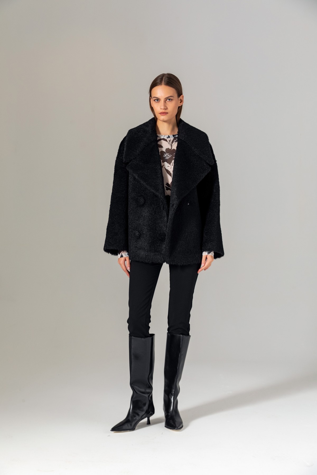 Geniş Yaka Kruvaze Kaban Siyah