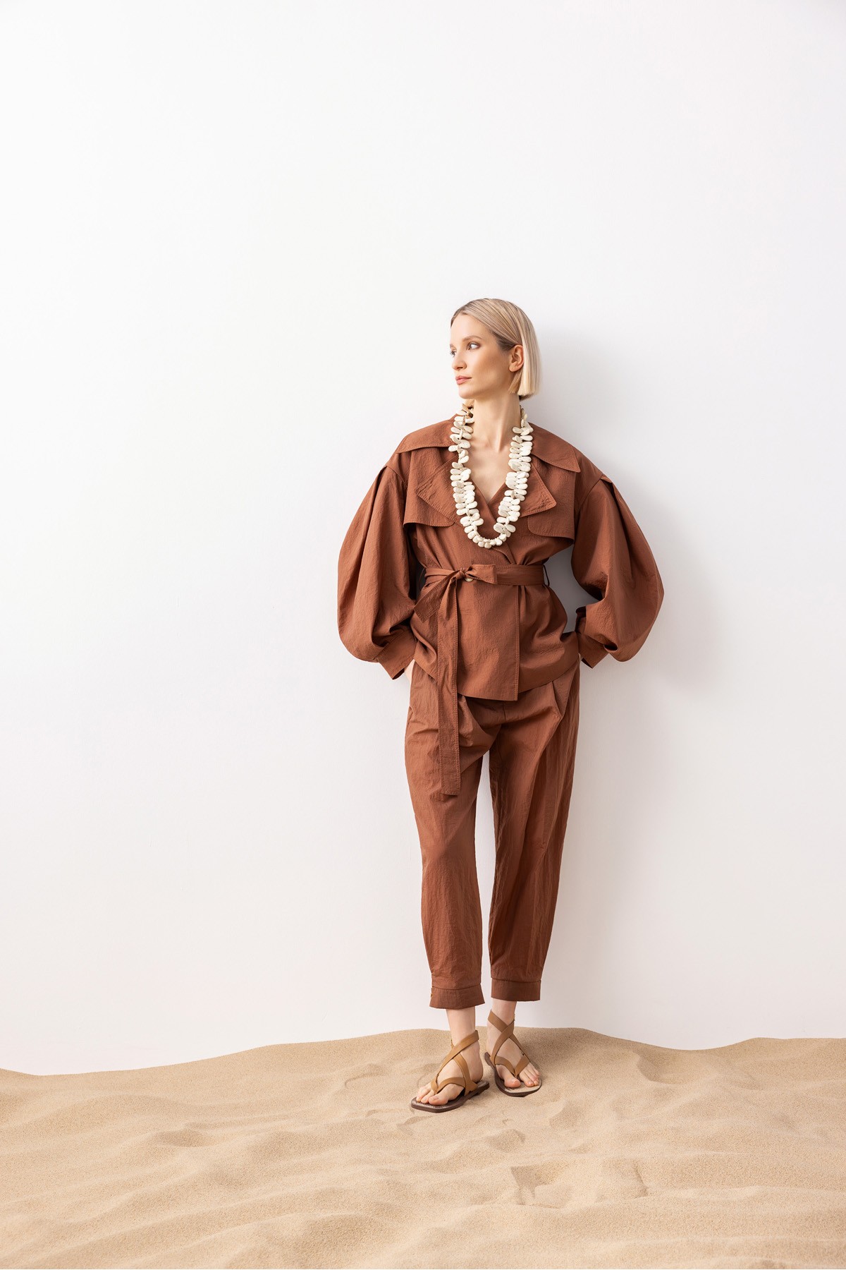 Paçası Düğmeli Pileli Pantolon Ki̇remi̇t