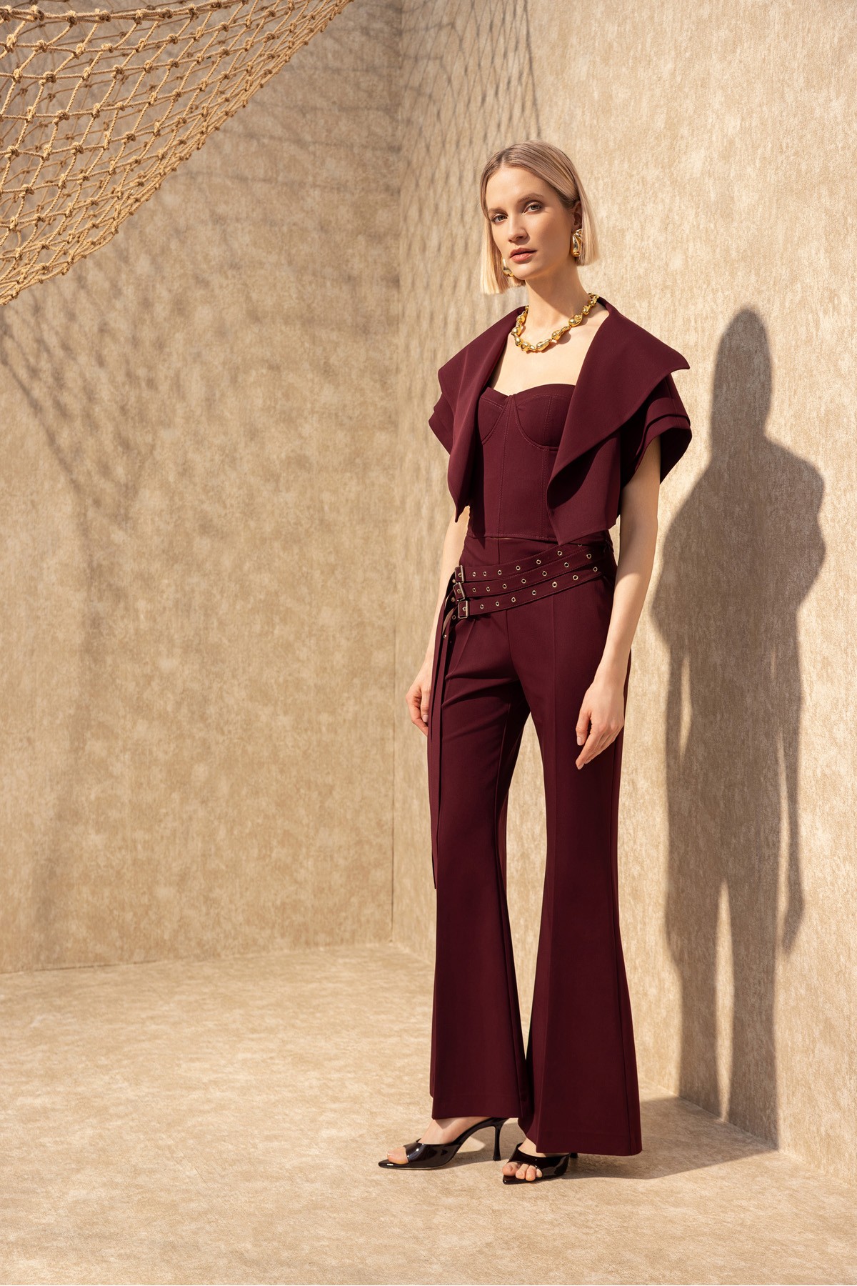 Kemer Detaylı Flare Pantolon Bordo