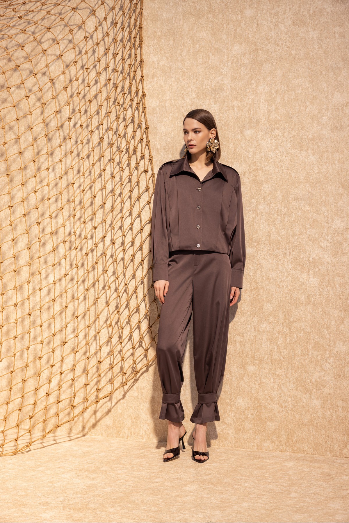 Paçası Kemerli Saten Pantolon Kahve