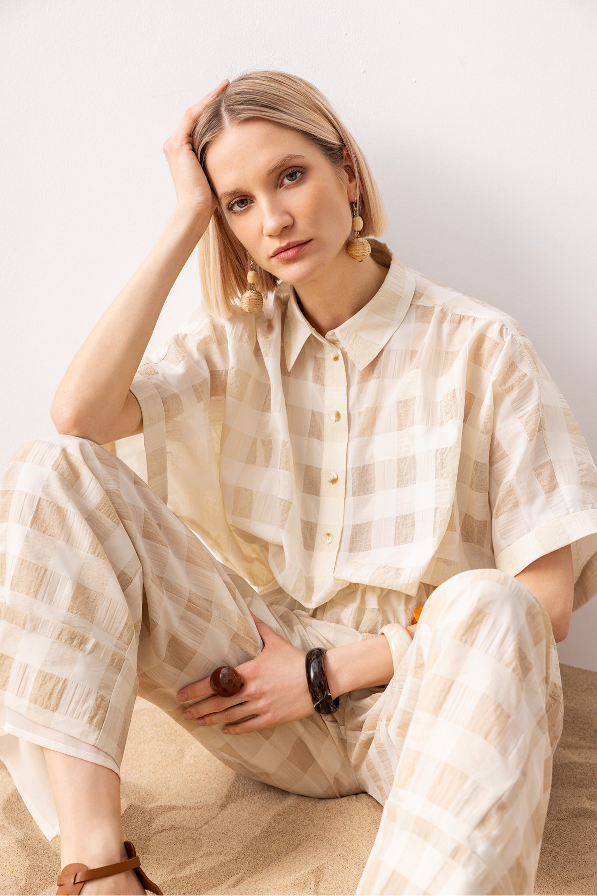 Beli Lastikli Gömlek Bej