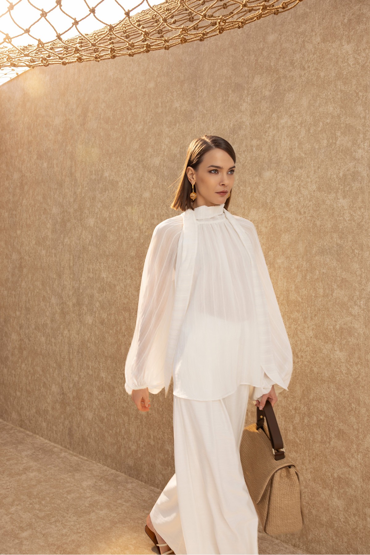 Yüksek Yaka Bluz Ekru