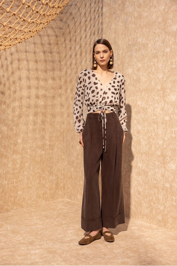 Bele Oturan Desenli Bluz Kahve