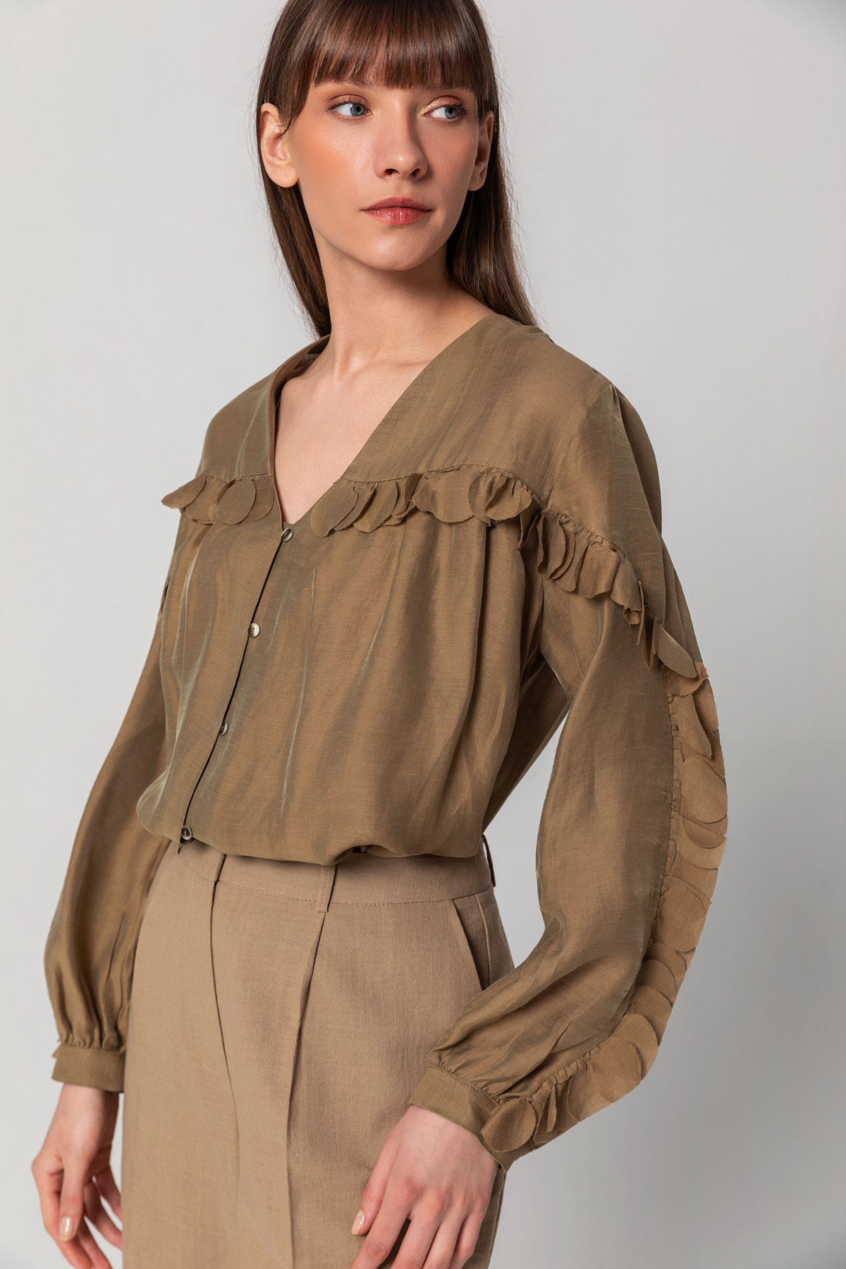 İşlemeli Linen Bluz Haki̇
