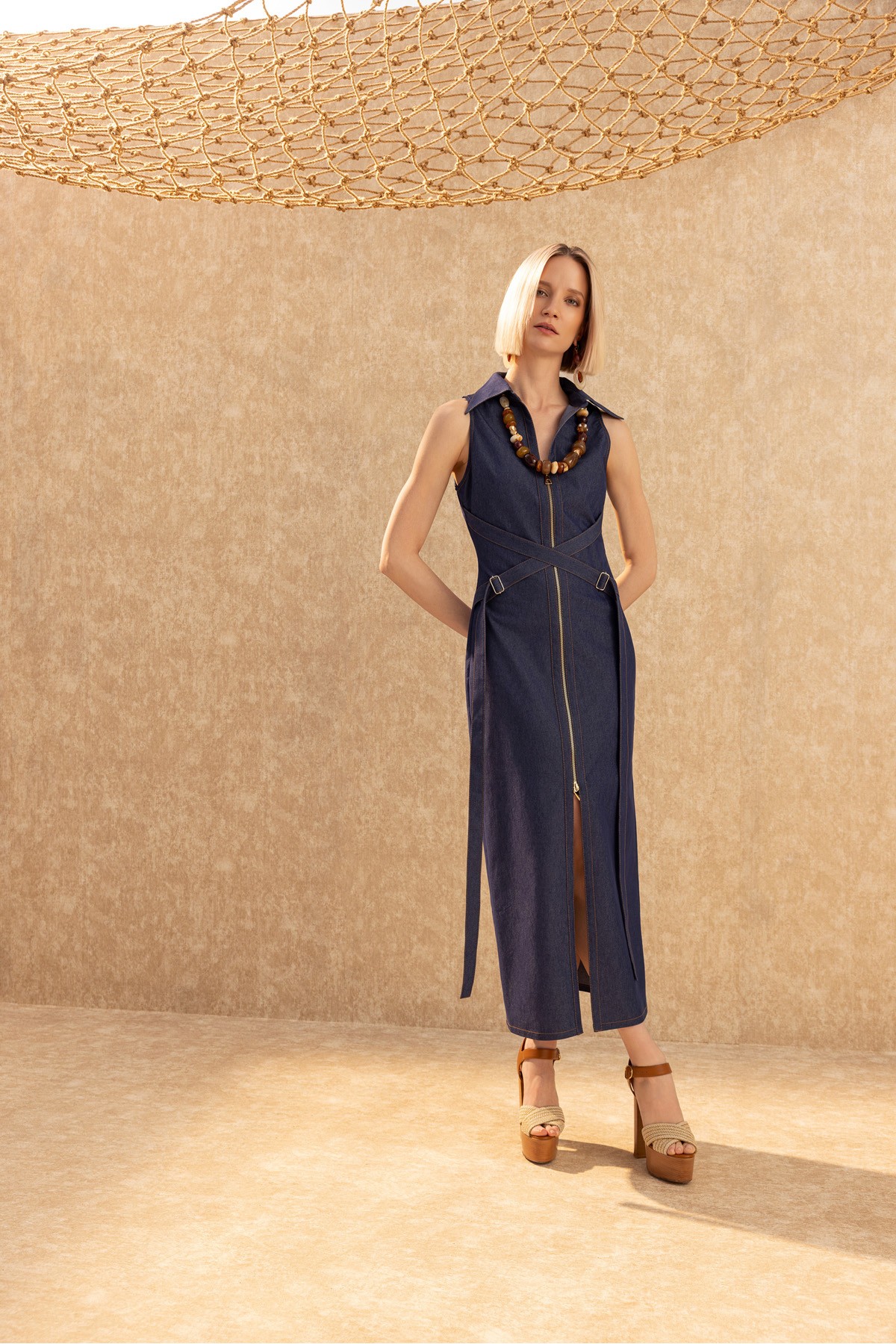 Bağlamalı Halter Yaka Elbise Deni̇m