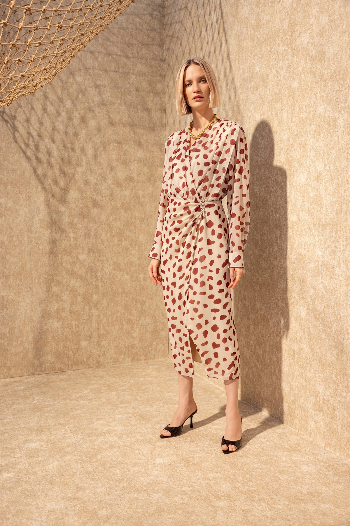 Desenli Yakası Bağlamalı Elbise Bordo