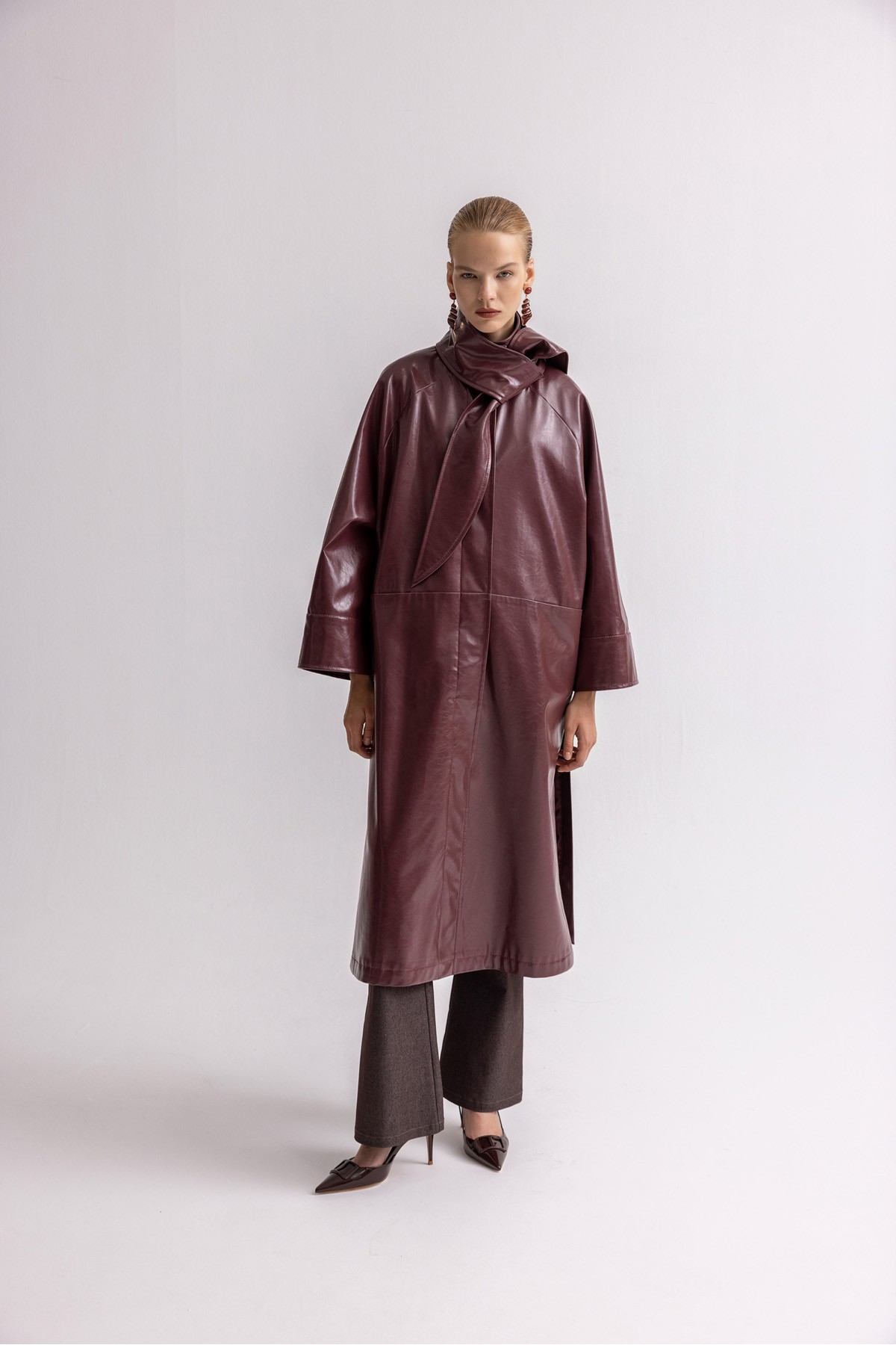 Yakası Bağlamalı Deri Maxi Trench Mürdüm