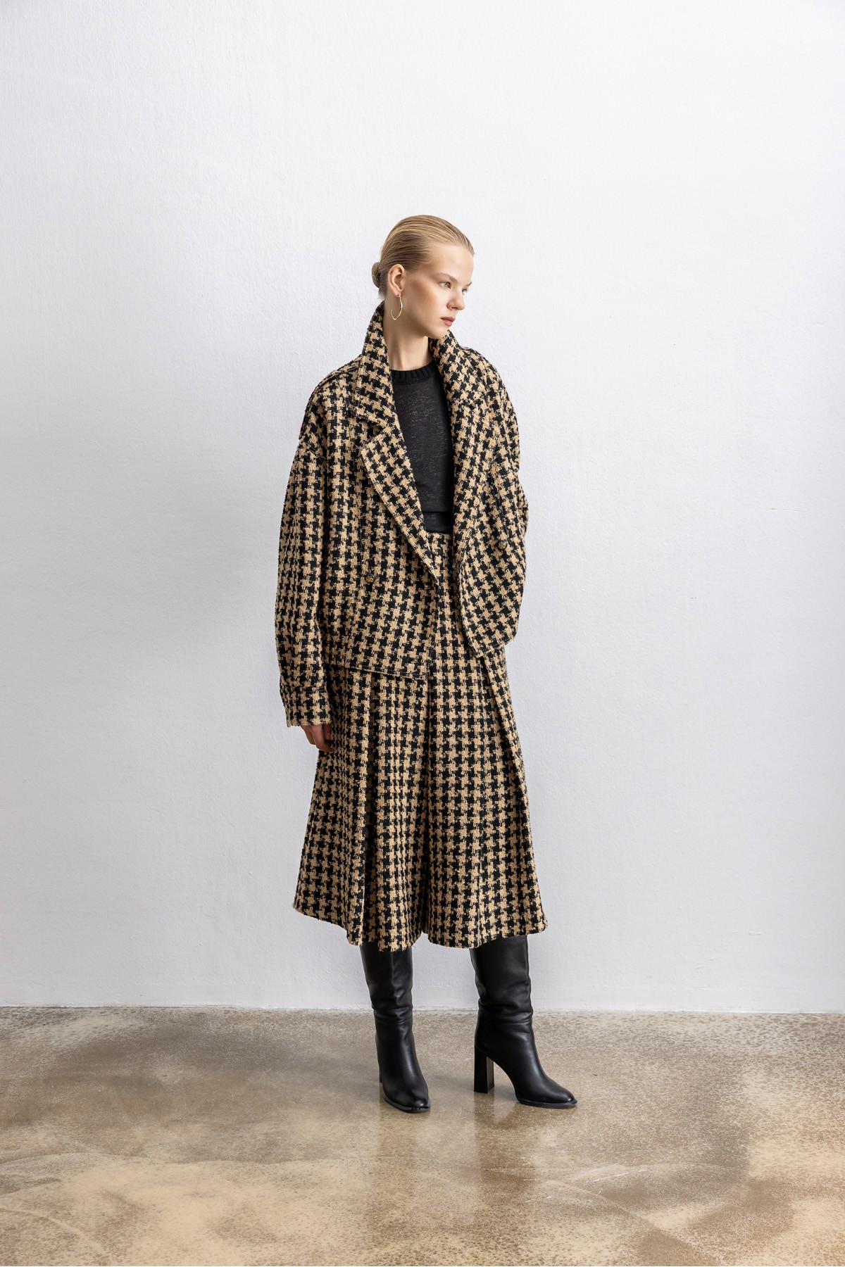 Dokulu Kruvaze Mont Bej/Si̇yah